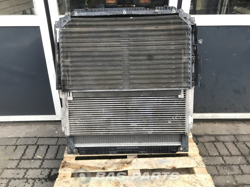 Mercedes-Benz Actros MP4 - Radiateur pour Camion: photos 2 Mercedes-Benz Actros MP4 - Radiateur pour Camion: photos 2