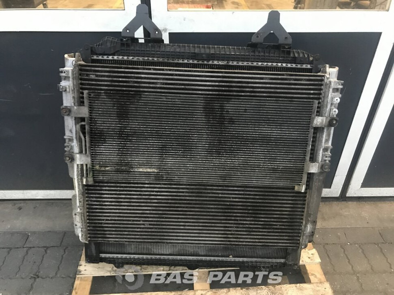 Mercedes-Benz Actros MP4 - Radiateur pour Camion: photos 2 Mercedes-Benz Actros MP4 - Radiateur pour Camion: photos 2