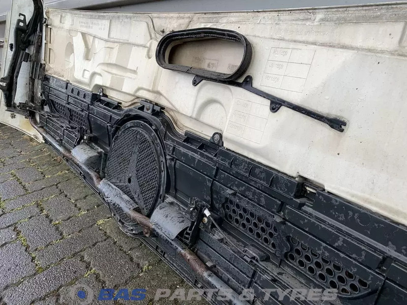 Mercedes-Benz Actros MP4 - Calandre pour Camion: photos 3 Mercedes-Benz Actros MP4 - Calandre pour Camion: photos 3