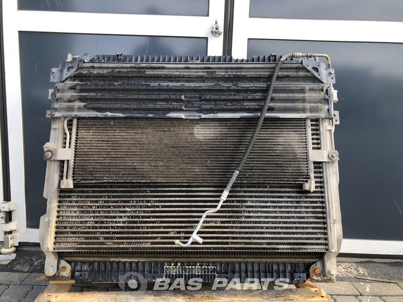 Mercedes-Benz Actros MP4 - Radiateur pour Camion: photos 2 Mercedes-Benz Actros MP4 - Radiateur pour Camion: photos 2