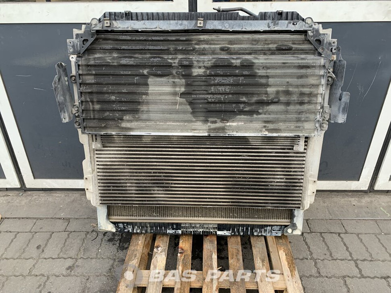 Mercedes-Benz Actros MP4 - Radiateur pour Camion: photos 1 Mercedes-Benz Actros MP4 - Radiateur pour Camion: photos 1
