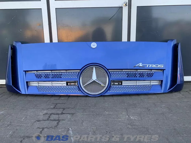 Mercedes-Benz Actros MP4 - Calandre pour Camion: photos 1 Mercedes-Benz Actros MP4 - Calandre pour Camion: photos 1
