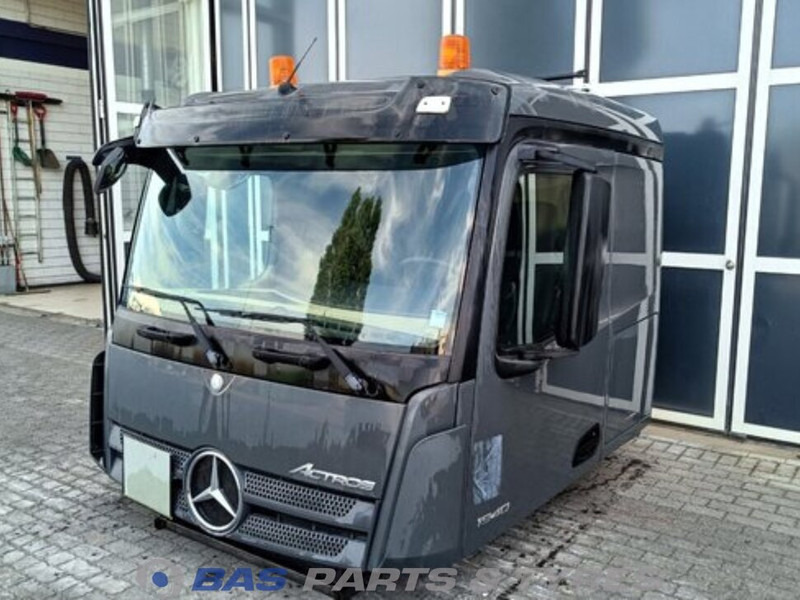 Mercedes-Benz Actros MP4 - Cabine et intérieur pour Camion: photos 1 Mercedes-Benz Actros MP4 - Cabine et intérieur pour Camion: photos 1