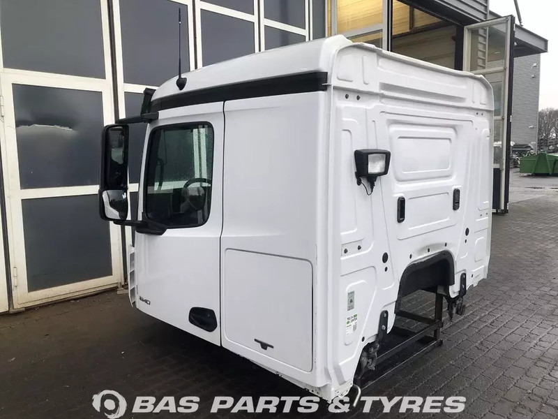 Mercedes-Benz Actros MP4 Mercedes ClassicSpace L-cab L2H1 A 000 600 10 05 - Cabine et intérieur pour Camion: photos 3 Mercedes-Benz Actros MP4 Mercedes ClassicSpace L-cab L2H1 A 000 600 10 05 - Cabine et intérieur pour Camion: photos 3