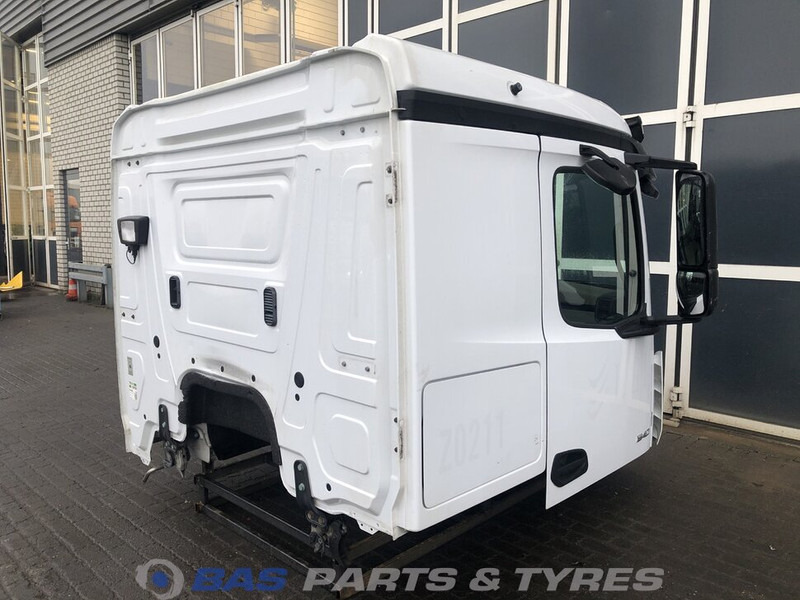 Mercedes-Benz Actros MP4 Mercedes ClassicSpace L-cab L2H1 A 000 600 10 05 - Cabine et intérieur pour Camion: photos 4 Mercedes-Benz Actros MP4 Mercedes ClassicSpace L-cab L2H1 A 000 600 10 05 - Cabine et intérieur pour Camion: photos 4