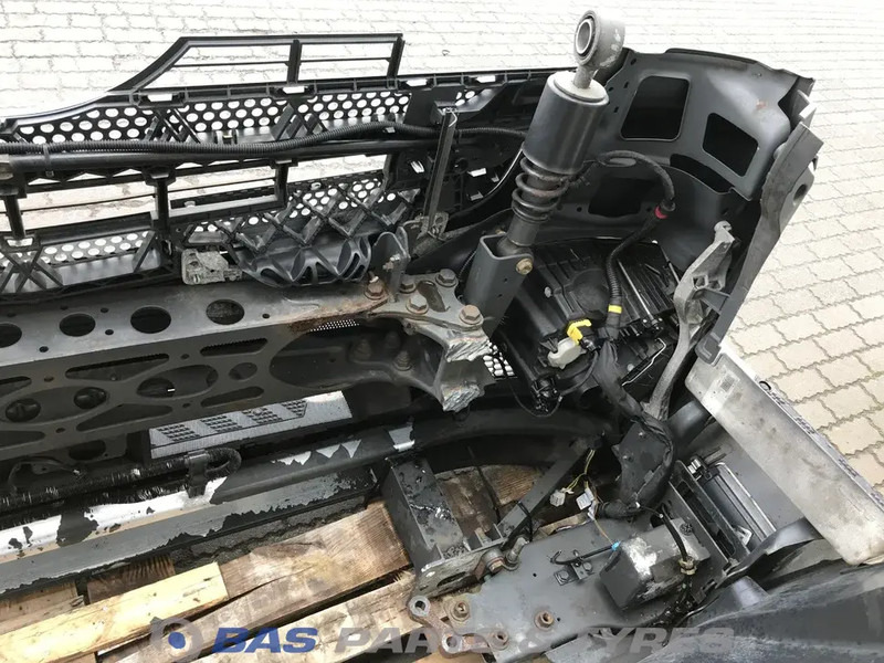 Mercedes-Benz Antos MP4 - Pare-chocs pour Camion: photos 5 Mercedes-Benz Antos MP4 - Pare-chocs pour Camion: photos 5