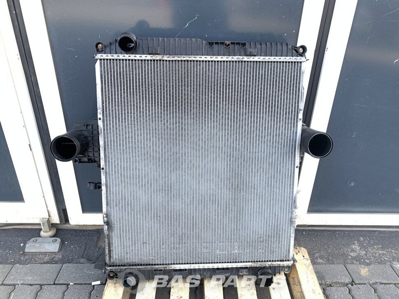 Mercedes-Benz Atego - Radiateur pour Camion: photos 1 Mercedes-Benz Atego - Radiateur pour Camion: photos 1