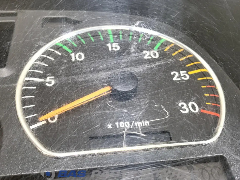 Mercedes-Benz Atego MP2 - Panel de instrumentos pour Camion: photos 4 Mercedes-Benz Atego MP2 - Panel de instrumentos pour Camion: photos 4