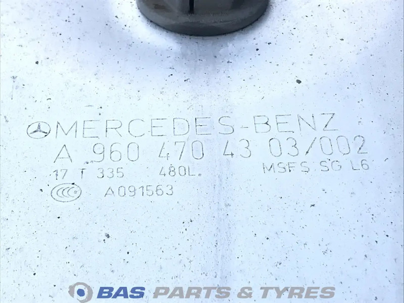 Mercedes-Benz Brandstoftank Mercedes 480 Liter A 960 470 43 03 - Réservoir de carburant pour Camion: photos 5 Mercedes-Benz Brandstoftank Mercedes 480 Liter A 960 470 43 03 - Réservoir de carburant pour Camion: photos 5