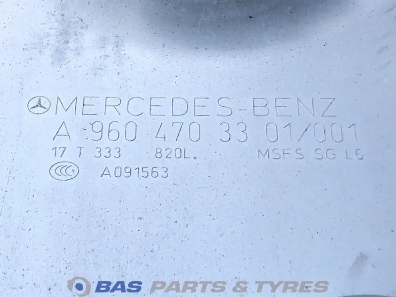 Mercedes-Benz Brandstoftank Mercedes 820 Liter A 960 470 34 01 - Réservoir de carburant pour Camion: photos 5 Mercedes-Benz Brandstoftank Mercedes 820 Liter A 960 470 34 01 - Réservoir de carburant pour Camion: photos 5