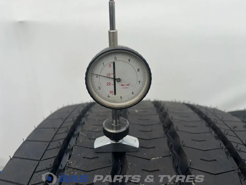 Michelin Michelin 385/55R22.5 X Multi F 160 K M+S 3PMSF gebruikte set - Pneu pour Camion: photos 3 Michelin Michelin 385/55R22.5 X Multi F 160 K M+S 3PMSF gebruikte set - Pneu pour Camion: photos 3