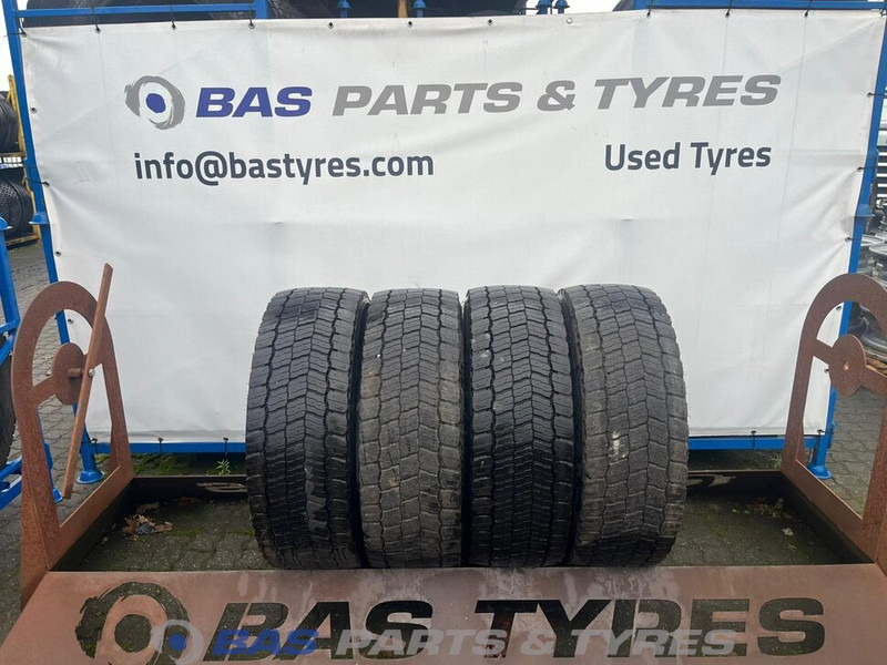 Michelin Remix Michelin Remix 295/60R22.5 X Multi D 150/147 M+S 3PMSF gebruikte set - Pneu pour Camion: photos 1 Michelin Remix Michelin Remix 295/60R22.5 X Multi D 150/147 M+S 3PMSF gebruikte set - Pneu pour Camion: photos 1