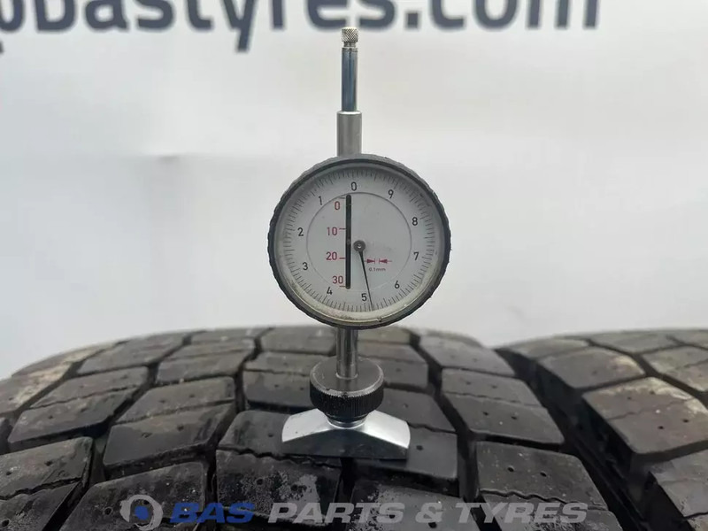 Michelin Remix Michelin Remix 315/70R22.5 X Multi D 154/150 M+S 3PMSF gebruikte set - Pneu pour Camion: photos 3 Michelin Remix Michelin Remix 315/70R22.5 X Multi D 154/150 M+S 3PMSF gebruikte set - Pneu pour Camion: photos 3