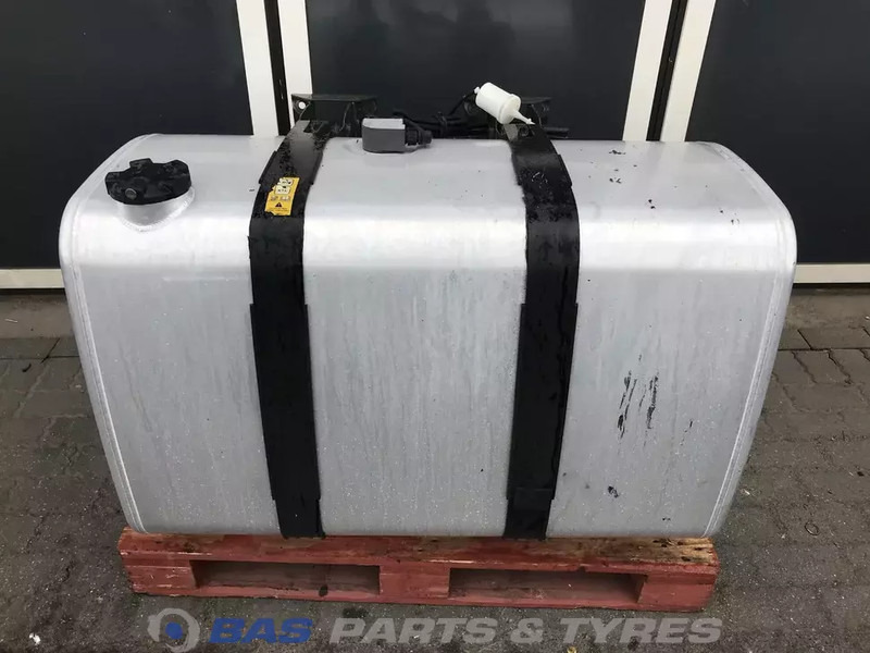 Renault Brandstoftank Renault 450 Liter G0000123 - Réservoir de carburant pour Camion: photos 1 Renault Brandstoftank Renault 450 Liter G0000123 - Réservoir de carburant pour Camion: photos 1