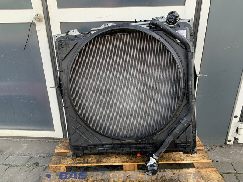 Renault - Radiateur pour Camion: photos 1 Renault - Radiateur pour Camion: photos 1