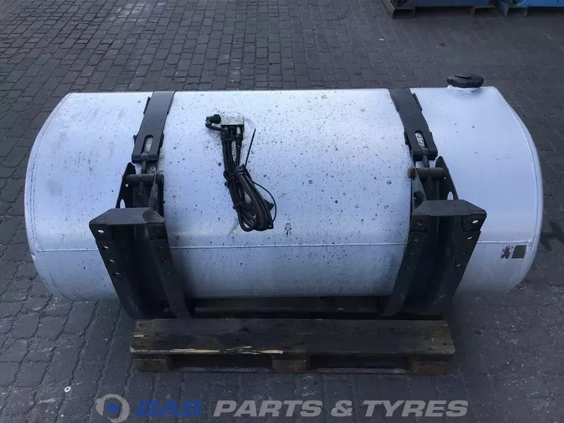 Renault - Réservoir de carburant pour Camion: photos 3 Renault - Réservoir de carburant pour Camion: photos 3