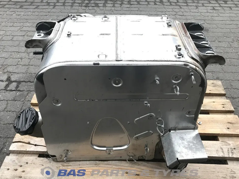 Renault - Silencieux pour Camion: photos 3 Renault - Silencieux pour Camion: photos 3