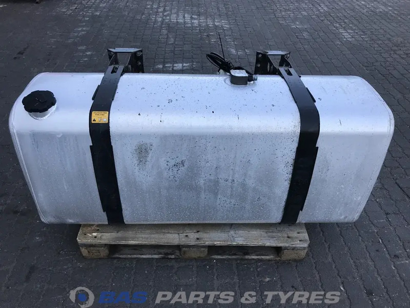 Renault - Réservoir de carburant pour Camion: photos 1 Renault - Réservoir de carburant pour Camion: photos 1