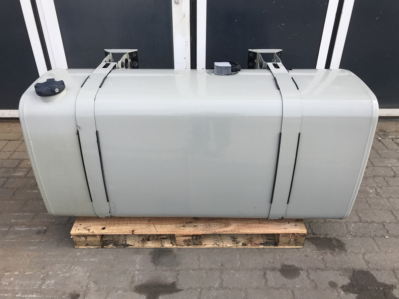 Volvo Brandstoftank Volvo 610 Liter G0000172 - Réservoir de carburant pour Camion: photos 1 Volvo Brandstoftank Volvo 610 Liter G0000172 - Réservoir de carburant pour Camion: photos 1