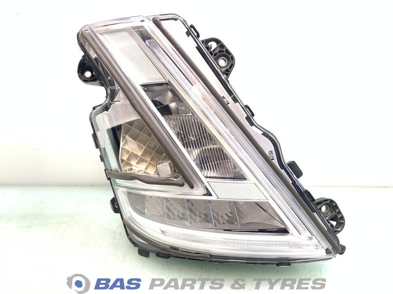 Volvo FH4 - Feu avant pour Camion: photos 1 Volvo FH4 - Feu avant pour Camion: photos 1