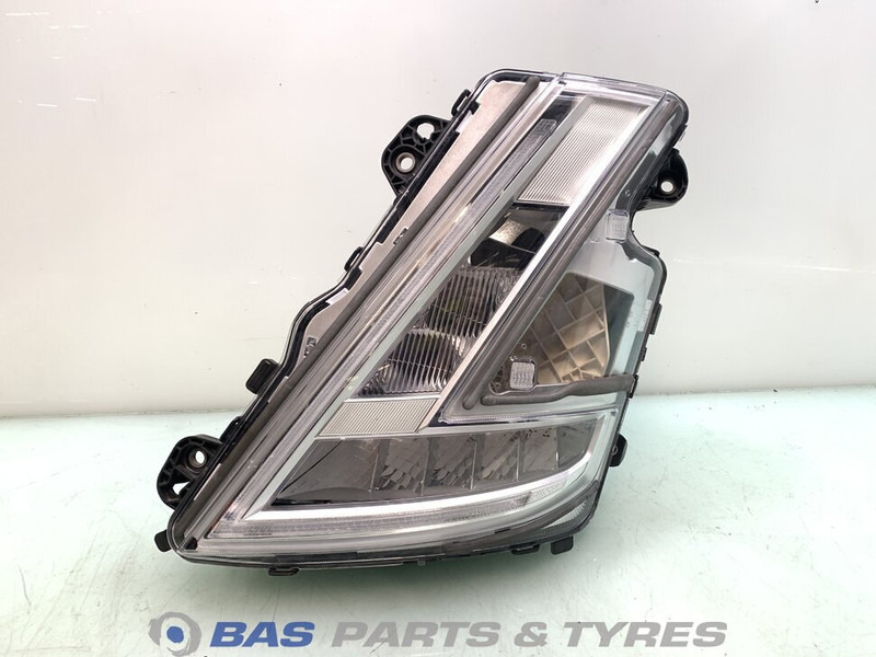 Volvo FH4B - Feu avant pour Camion: photos 1 Volvo FH4B - Feu avant pour Camion: photos 1