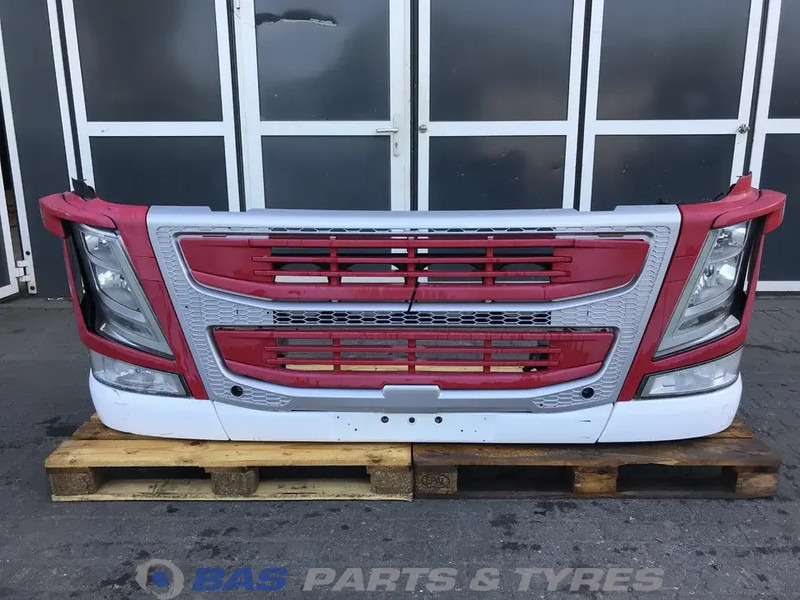 Volvo FM4 - Pare-chocs pour Camion: photos 1 Volvo FM4 - Pare-chocs pour Camion: photos 1