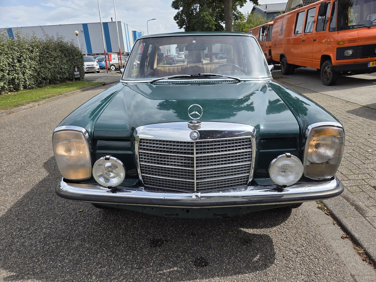 Mercedes-Benz 220 (W115) auto - Voiture: photos 2 Mercedes-Benz 220 (W115) auto - Voiture: photos 2
