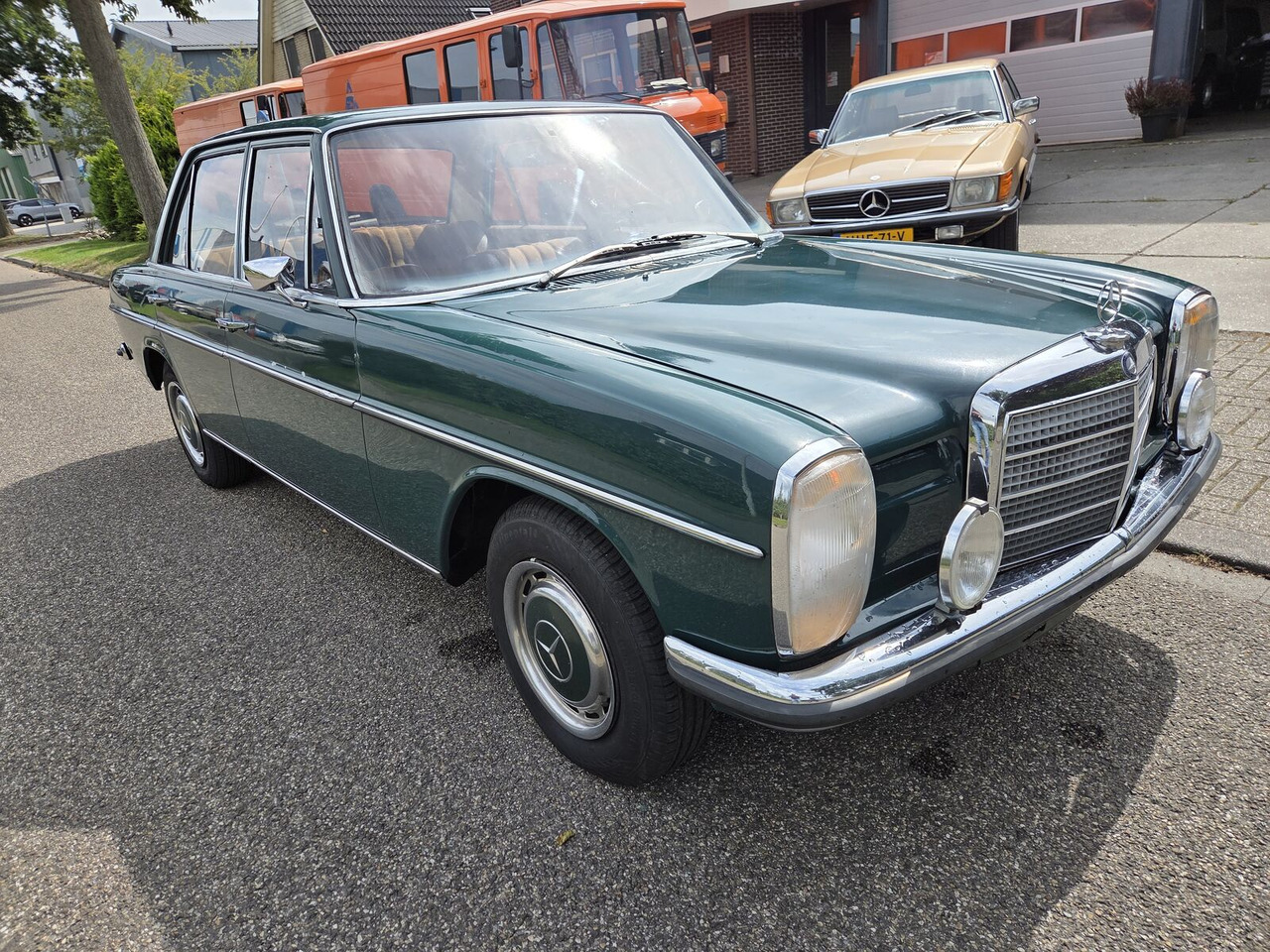 Mercedes-Benz 220 (W115) auto - Voiture: photos 3 Mercedes-Benz 220 (W115) auto - Voiture: photos 3
