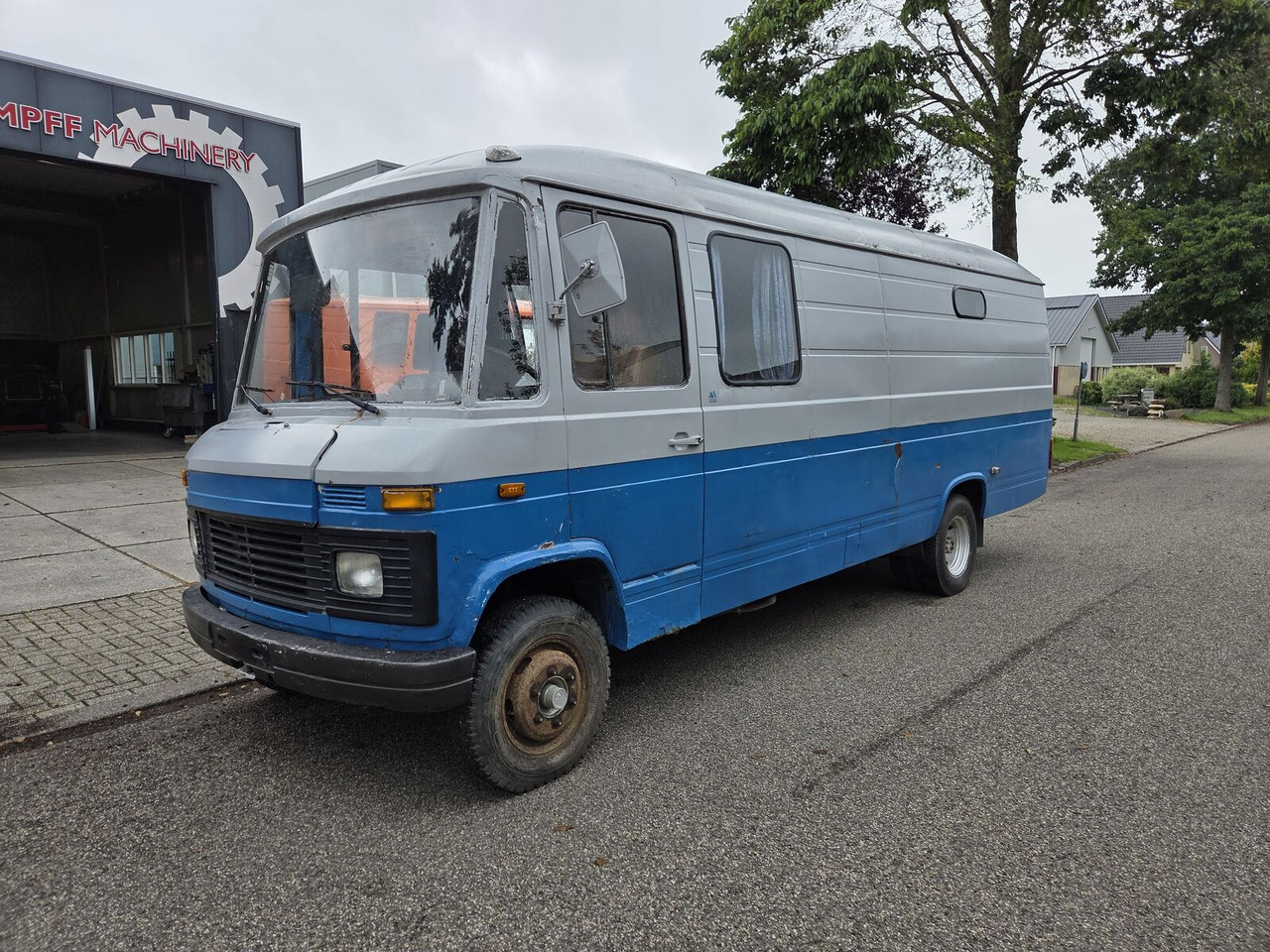 Mercedes-Benz L 608 D kampeerauto - Camping-car intégral: photos 1 Mercedes-Benz L 608 D kampeerauto - Camping-car intégral: photos 1