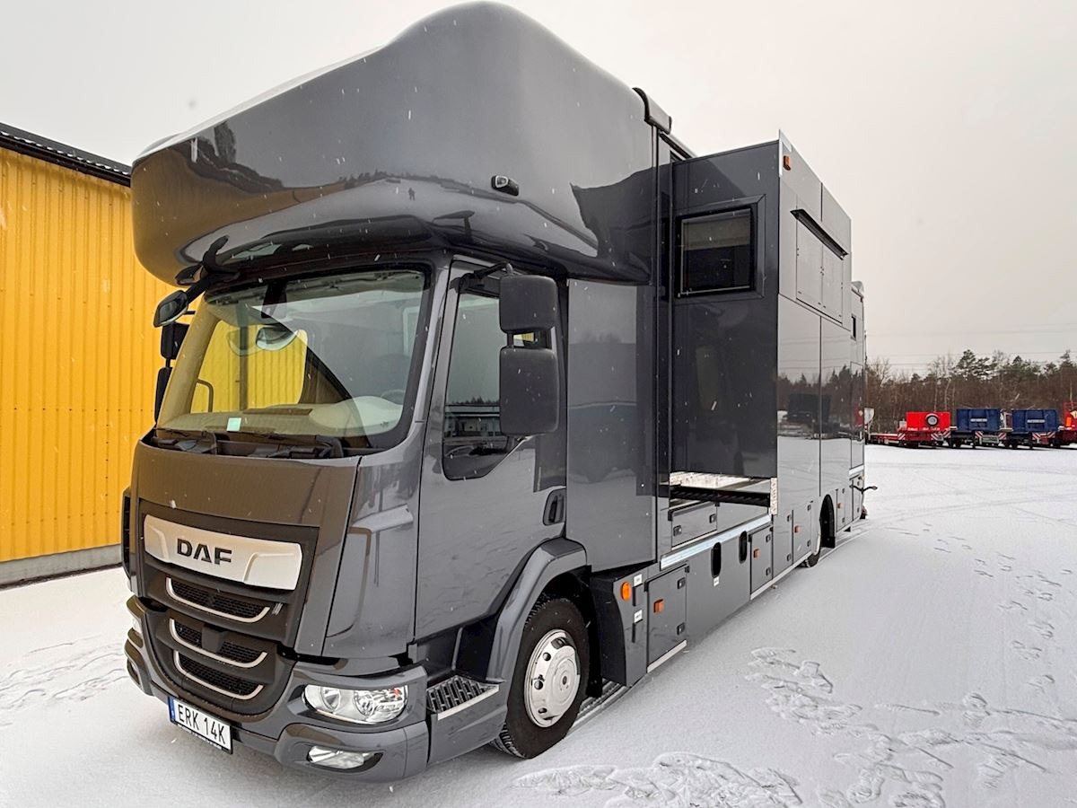 DAF Lehel horsebox 210 LF - Camion chevaux: photos 1 DAF Lehel horsebox 210 LF - Camion chevaux: photos 1