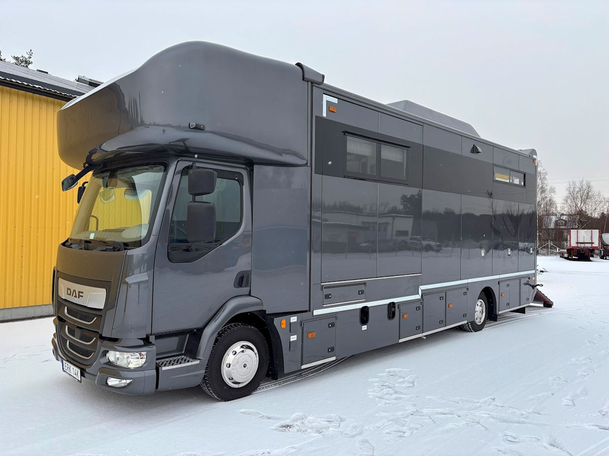 DAF Lehel horsebox 210 LF - Camion chevaux: photos 5 DAF Lehel horsebox 210 LF - Camion chevaux: photos 5