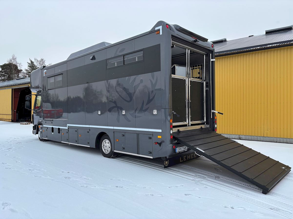 DAF Lehel horsebox 210 LF - Camion chevaux: photos 3 DAF Lehel horsebox 210 LF - Camion chevaux: photos 3