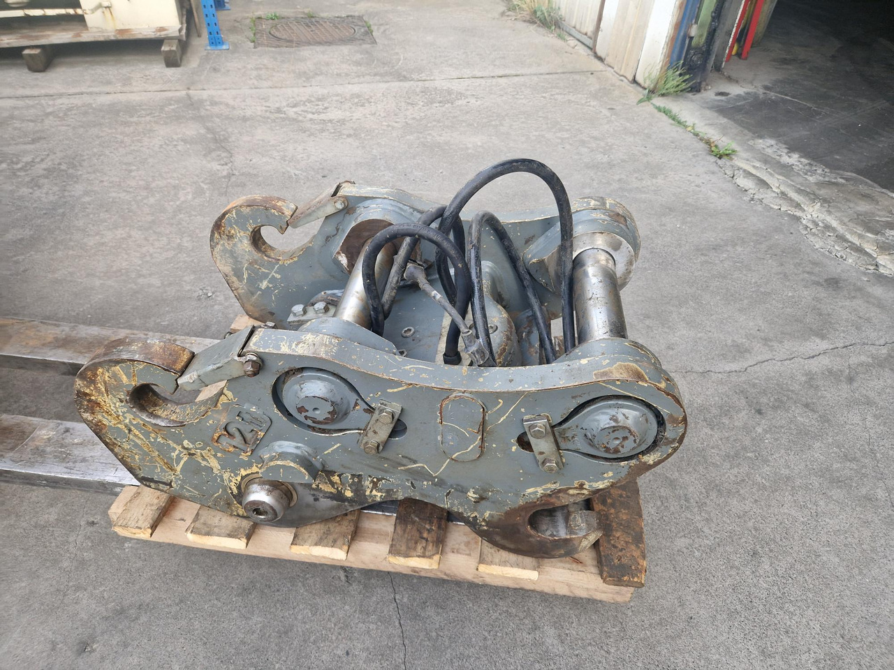 ENGANCHE RAPIDO LIEBHERR SWA48 - Attache rapide pour Engins de chantier: photos 2 ENGANCHE RAPIDO LIEBHERR SWA48 - Attache rapide pour Engins de chantier: photos 2