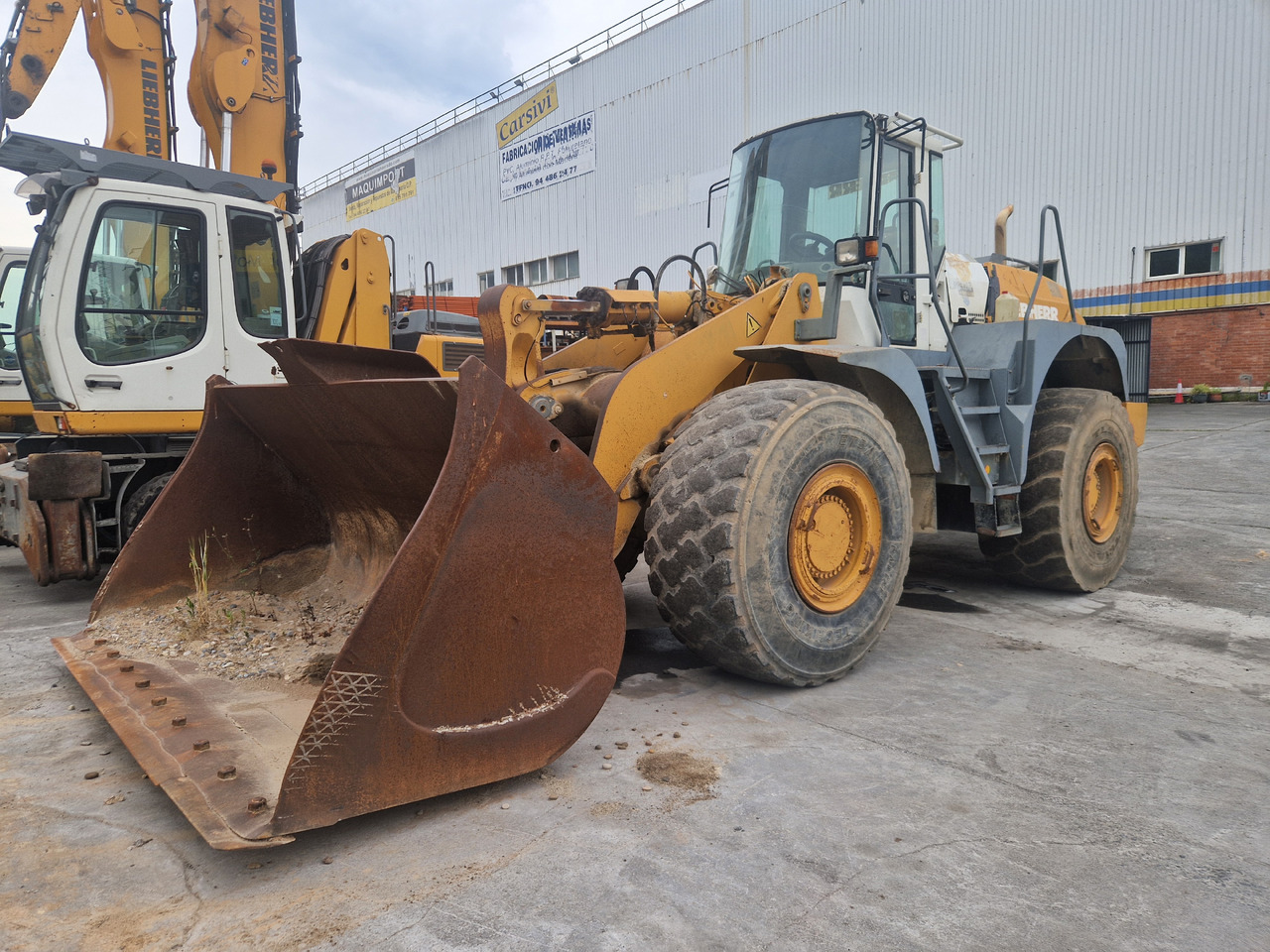 LIEBHERR L564 N/S: 4620899 (2001) - Chargeuse sur pneus: photos 2 LIEBHERR L564 N/S: 4620899 (2001) - Chargeuse sur pneus: photos 2