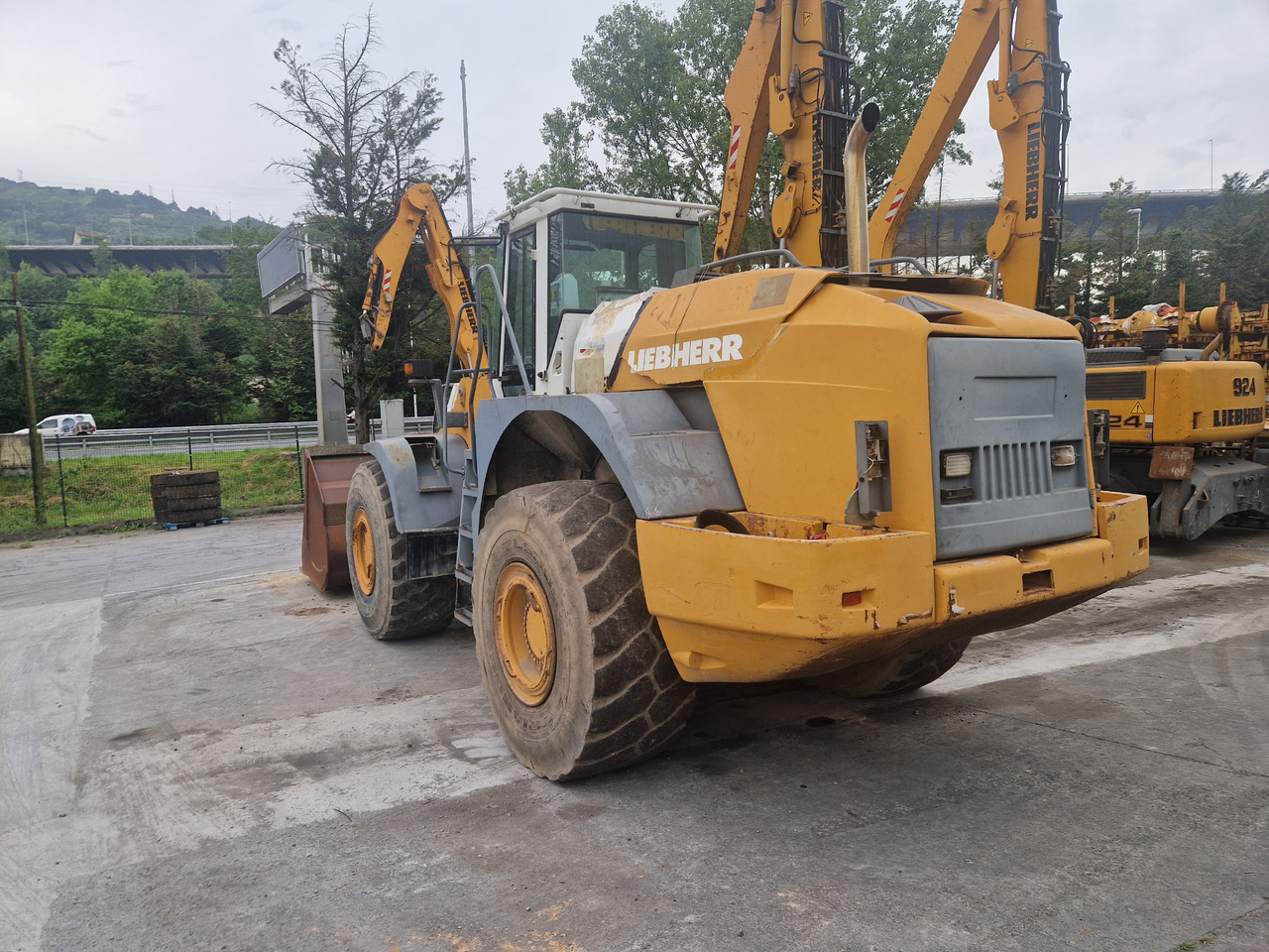 LIEBHERR L564 N/S: 4620899 (2001) - Chargeuse sur pneus: photos 4 LIEBHERR L564 N/S: 4620899 (2001) - Chargeuse sur pneus: photos 4
