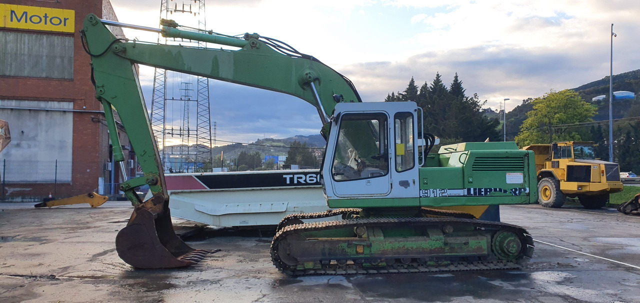 LIEBHERR R912LI - Pelle sur chenille: photos 1 LIEBHERR R912LI - Pelle sur chenille: photos 1