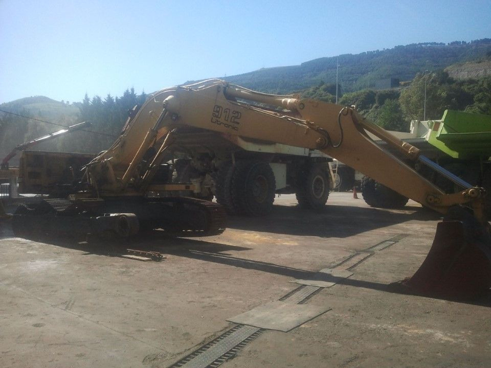 LIEBHERR R912LI - Pelle sur chenille: photos 2 LIEBHERR R912LI - Pelle sur chenille: photos 2