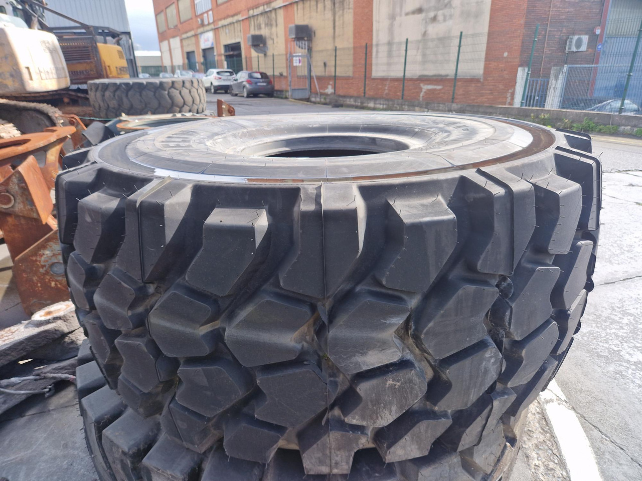 MICHELIN 29,5R25 SIN USAR - Roue complète pour Engins de chantier: photos 1 MICHELIN 29,5R25 SIN USAR - Roue complète pour Engins de chantier: photos 1