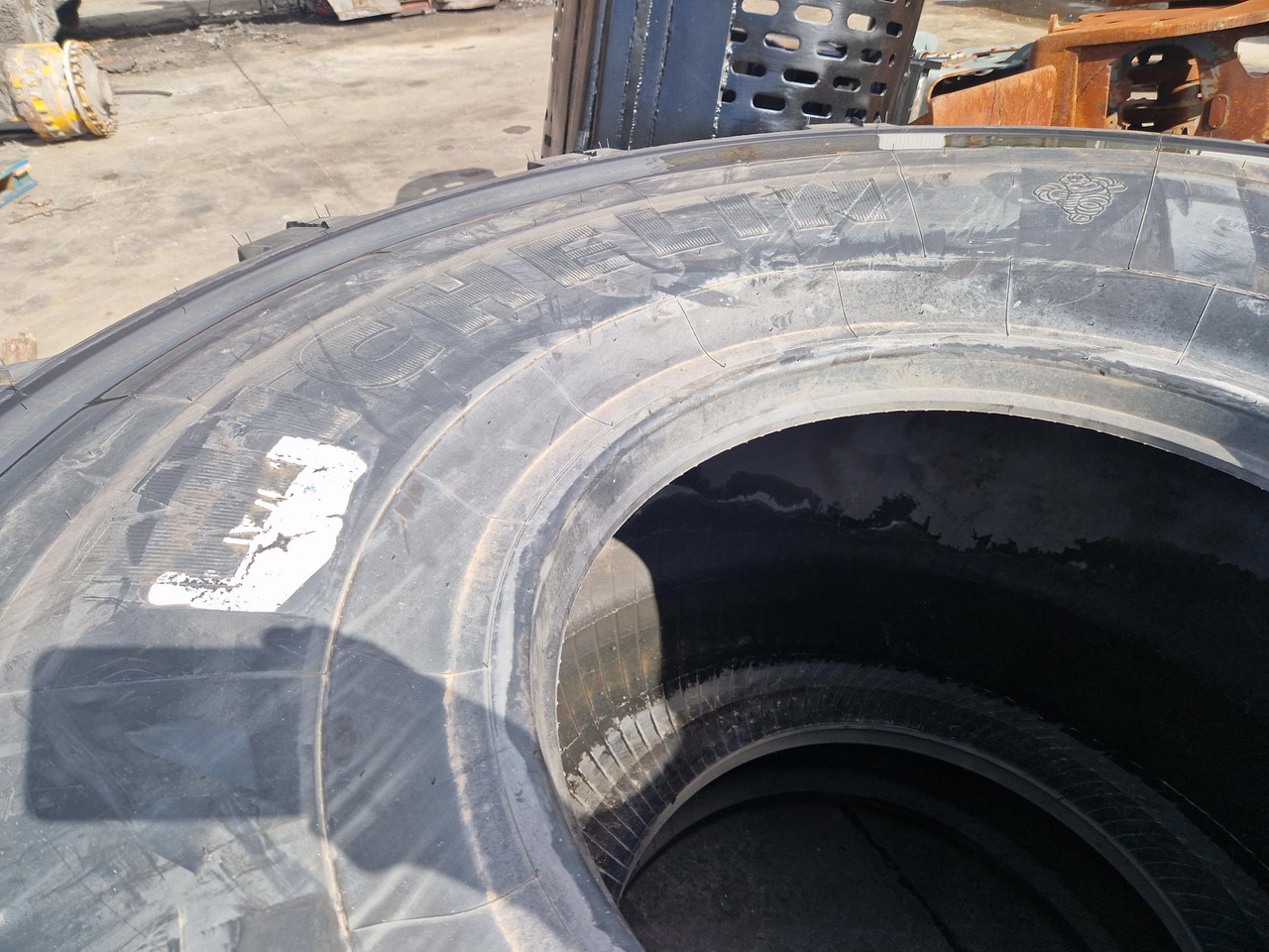 MICHELIN 29,5R25 SIN USAR - Roue complète pour Engins de chantier: photos 2 MICHELIN 29,5R25 SIN USAR - Roue complète pour Engins de chantier: photos 2