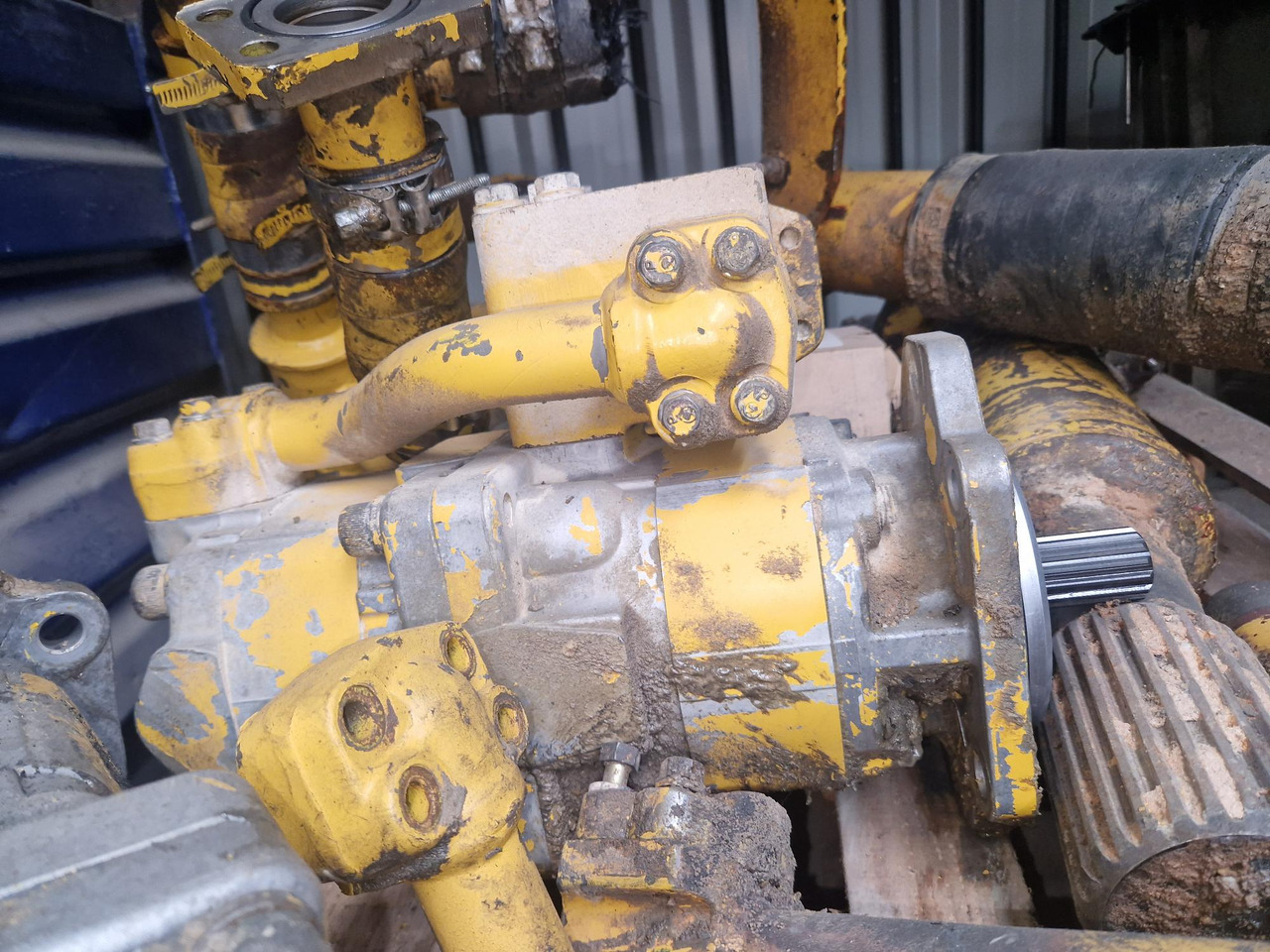 KOMATSU HD 465.3 - Pièces de rechange pour Engins de chantier: photos 3 KOMATSU HD 465.3 - Pièces de rechange pour Engins de chantier: photos 3