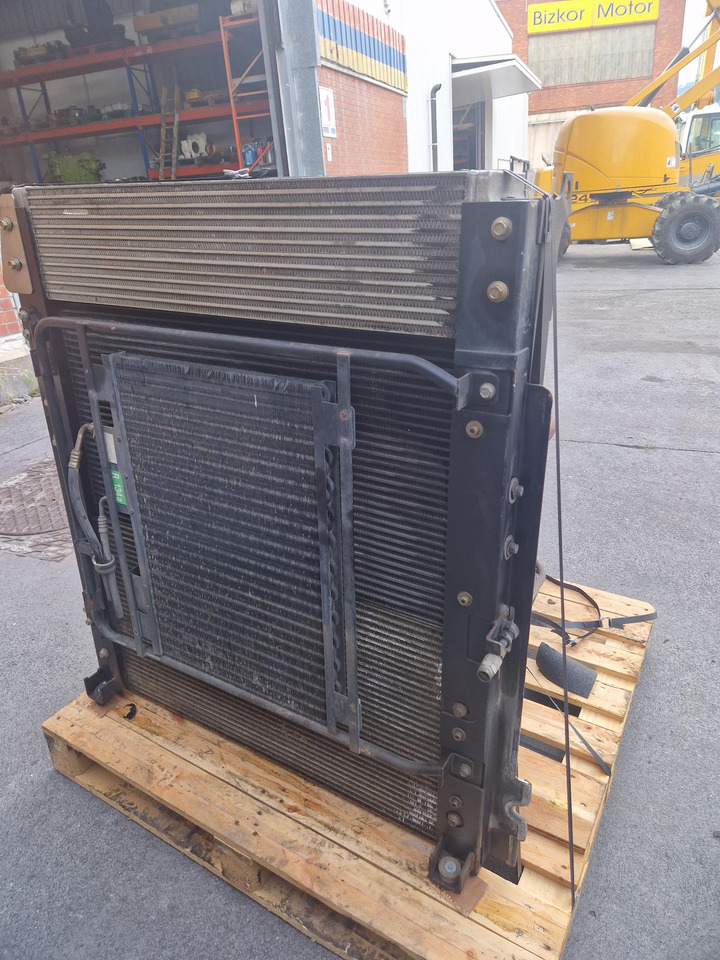 RADIADOR LIEBHERR R914B - Radiateur pour Engins de chantier: photos 4 RADIADOR LIEBHERR R914B - Radiateur pour Engins de chantier: photos 4