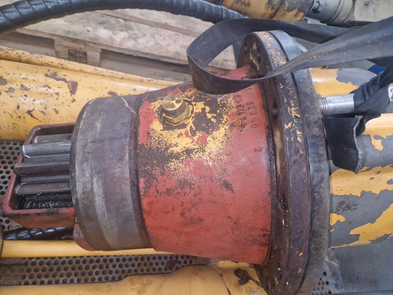 SAT 300/213 LIEBHERR R944 - Moteur de rotation pour Engins de chantier: photos 2 SAT 300/213 LIEBHERR R944 - Moteur de rotation pour Engins de chantier: photos 2