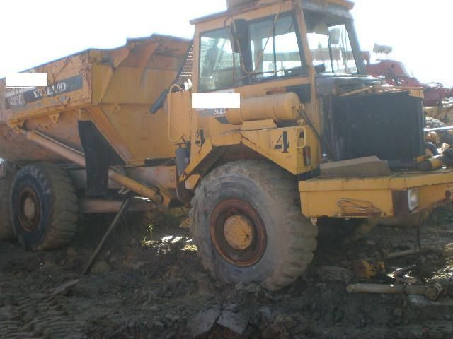VOLVO A25C S/N: 12019 (1998) Y S/N: 12026 (1999) - Tombereau articulé: photos 1 VOLVO A25C S/N: 12019 (1998) Y S/N: 12026 (1999) - Tombereau articulé: photos 1