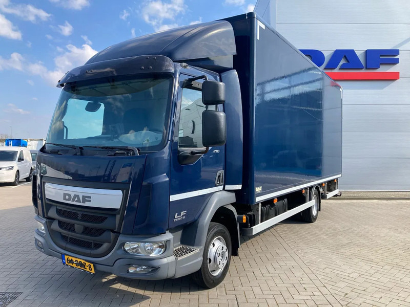 DAF LF 210 Day Cab, Plywood Box, Zijdeur, Laadklep - Camion fourgon: photos 1 DAF LF 210 Day Cab, Plywood Box, Zijdeur, Laadklep - Camion fourgon: photos 1