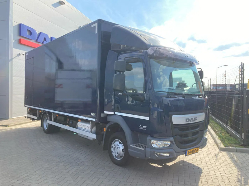 DAF LF 210 Day Cab, Plywood Box, Zijdeur, Laadklep - Camion fourgon: photos 3 DAF LF 210 Day Cab, Plywood Box, Zijdeur, Laadklep - Camion fourgon: photos 3