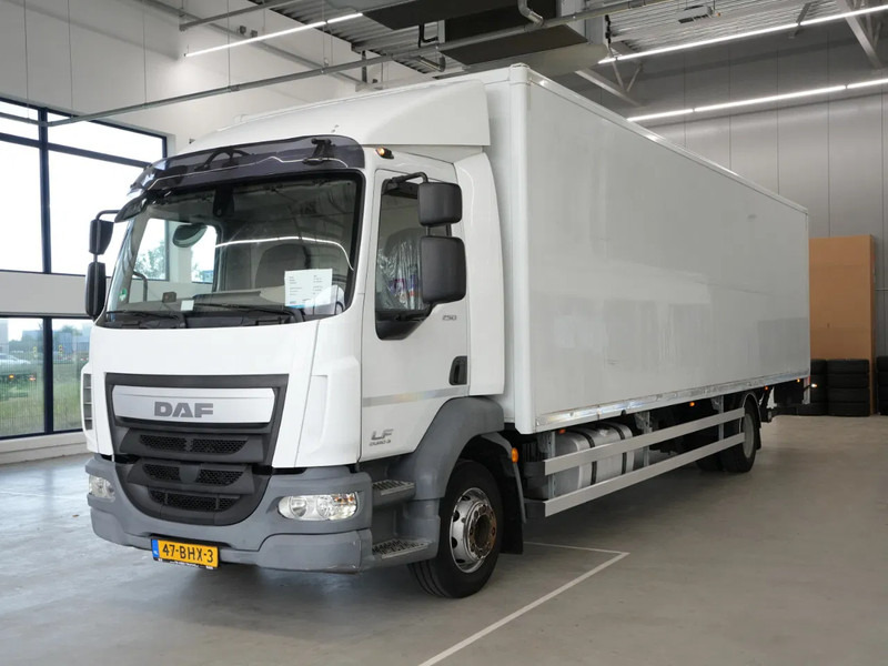 DAF LF 250 FA 12t, Gesloten Bak, Laadklep 1,5t, New Tacho - Camion fourgon: photos 1 DAF LF 250 FA 12t, Gesloten Bak, Laadklep 1,5t, New Tacho - Camion fourgon: photos 1