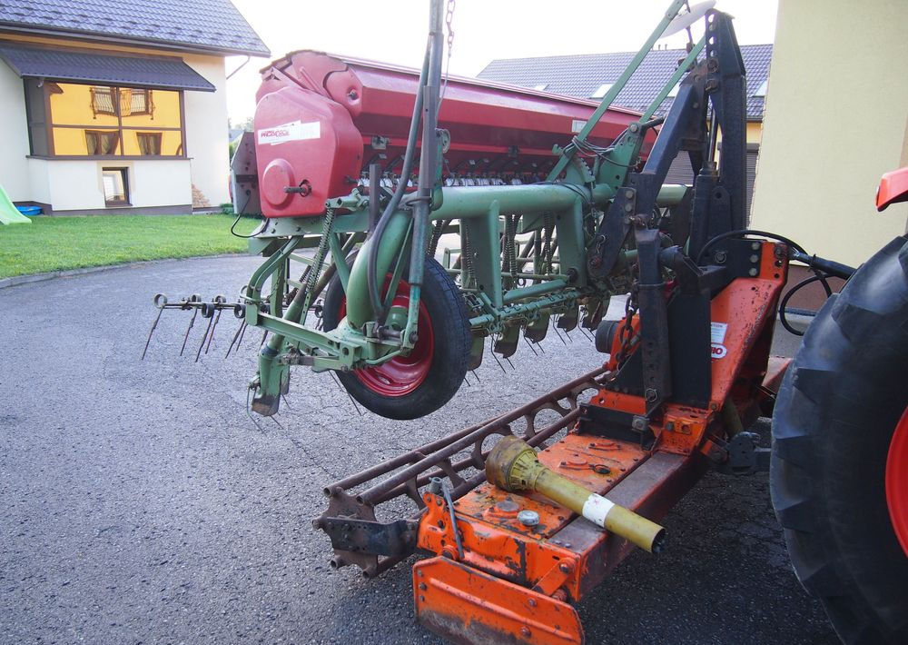 Agregat uprawowo-siewny Maschio 300 1998 Agregat uprawowo-siewny Maschio Nodet - Combiné de semis: photos 3 Agregat uprawowo-siewny Maschio 300 1998 Agregat uprawowo-siewny Maschio Nodet - Combiné de semis: photos 3