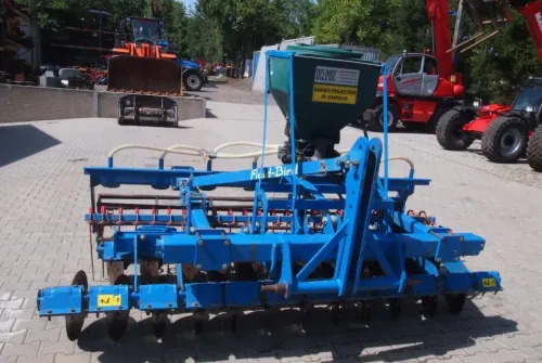 Agregat uprawowo-siewny Rabe Werk  2011 3m brona talerzowa z siewnikiem do poplonów - Combiné de semis: photos 1 Agregat uprawowo-siewny Rabe Werk  2011 3m brona talerzowa z siewnikiem do poplonów - Combiné de semis: photos 1