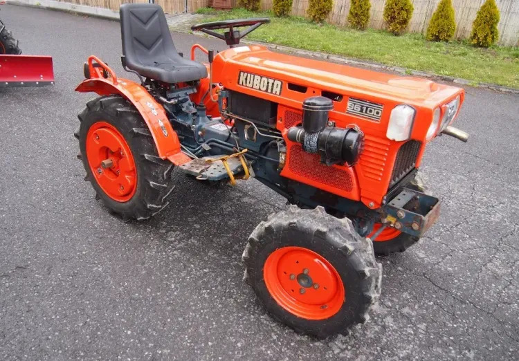 Ciągnik Kubota B6100 1995 4x4 - Tracteur agricole: photos 4 Ciągnik Kubota B6100 1995 4x4 - Tracteur agricole: photos 4