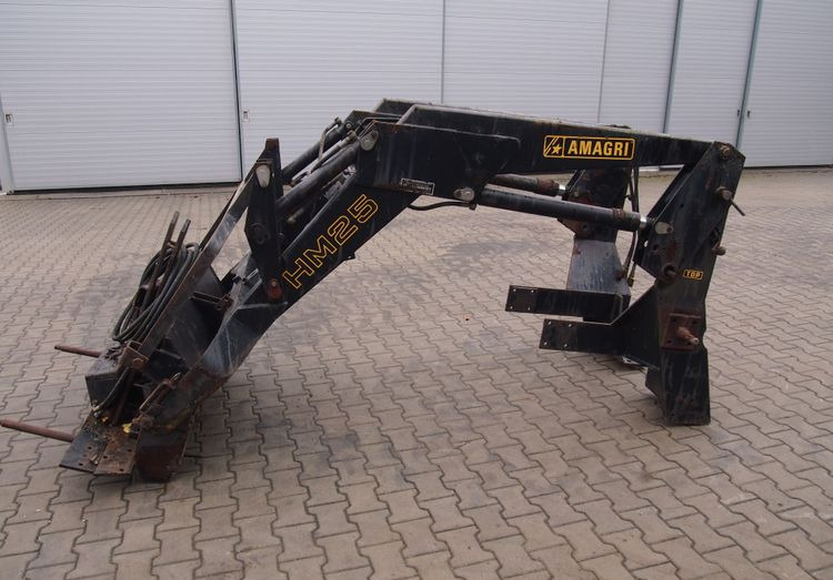 Ładowacz czołowy Amagri HM 25 1999 Tur AMAGRI do Renault 90-34 - Chargeur frontal pour tracteur: photos 1 Ładowacz czołowy Amagri HM 25 1999 Tur AMAGRI do Renault 90-34 - Chargeur frontal pour tracteur: photos 1